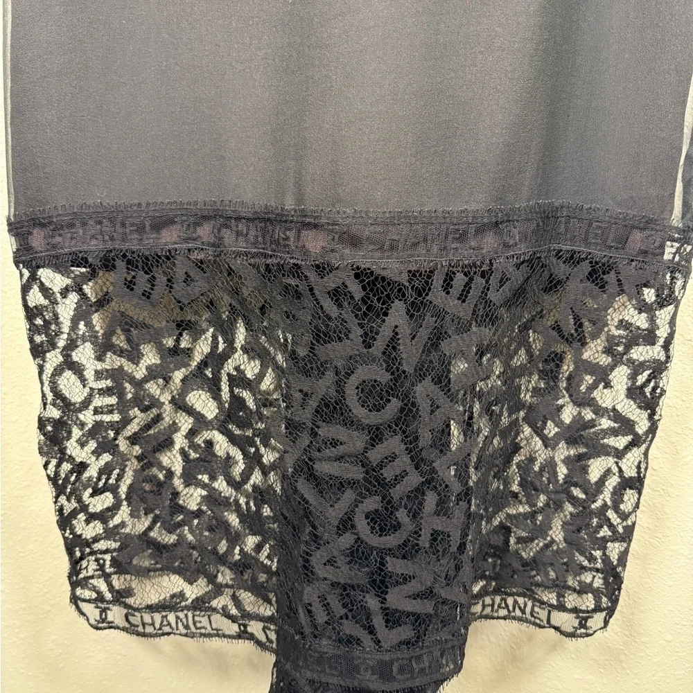 CHANEL FW/1998 RUNWAY VINTAGE CC LOGO SHEER LACE SILK EVENING GOWN - Picture 3 of 15